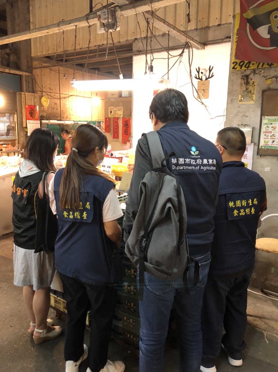 關注市場價格防止哄抬  桃市府消保官聯合農業局及衛生局人員查核市場通路雞蛋供應情形